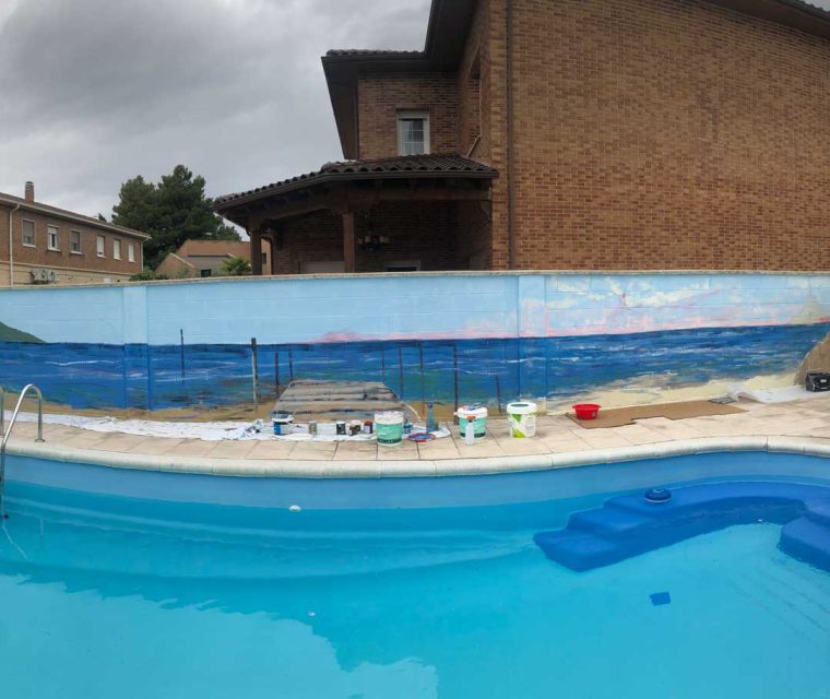 Mural en jardín de Peralta